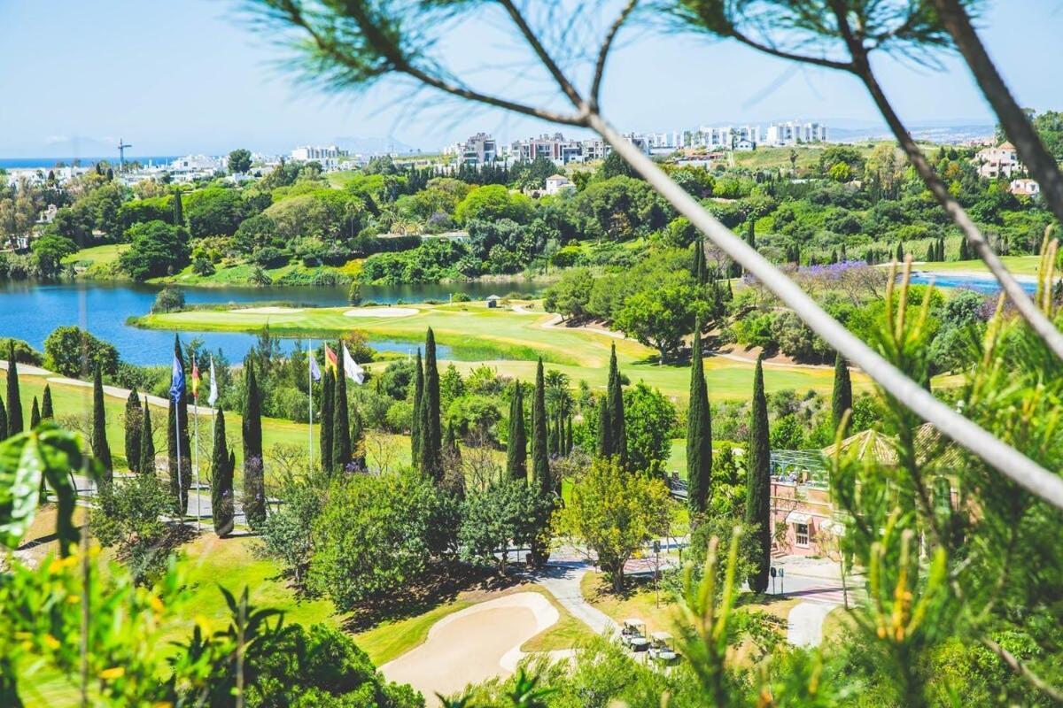 Exclusivo Apartamento En Los Flamingos Golf Estepona Exterior photo